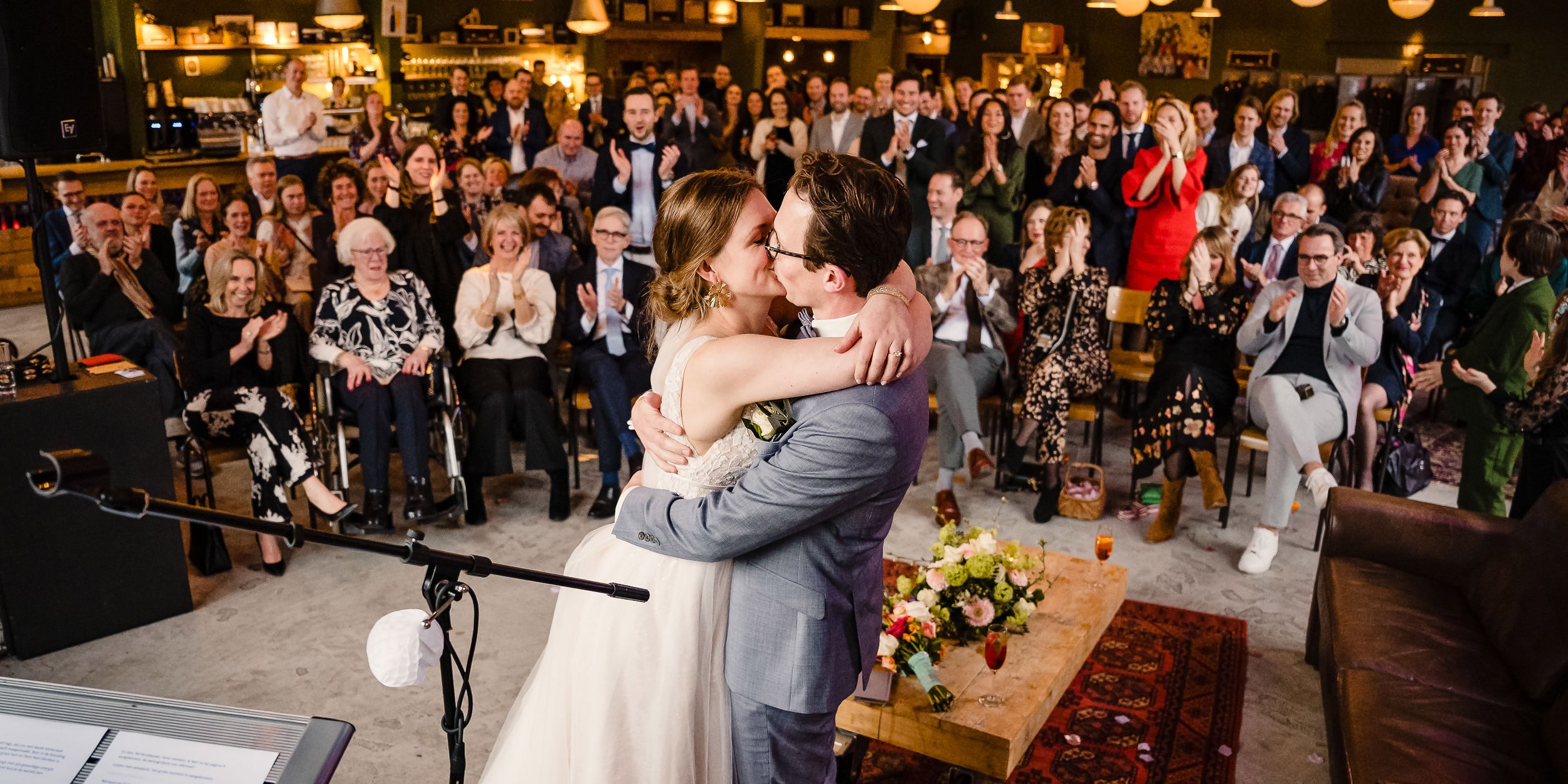 Bruidsfotografie in Limburg waarbij de echte momenten in het middelpunt staan!